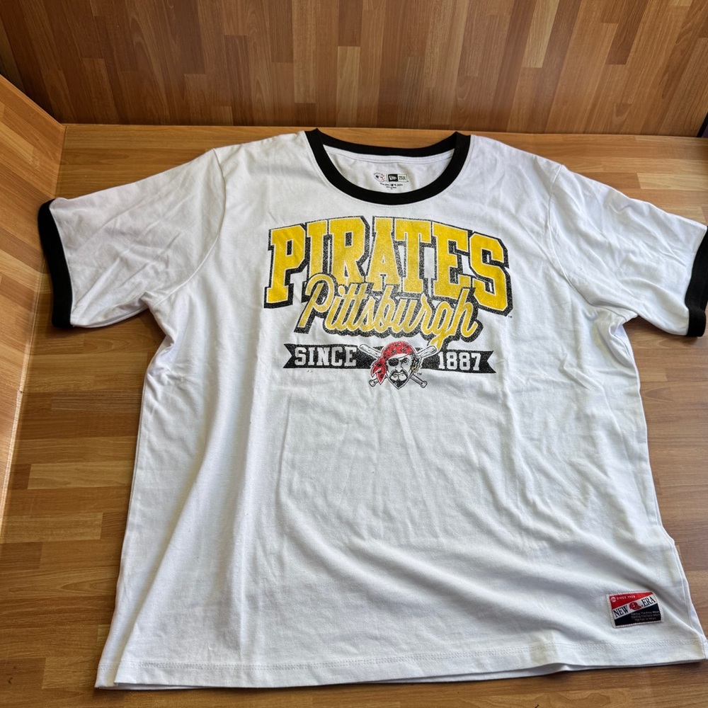 Pittsburgh Pirates short sleeve women's T-shirt size XL NBL